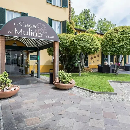 La Casa Del Mulino מלון Merone