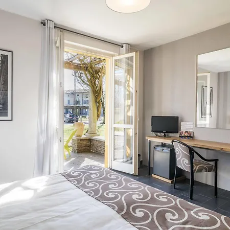 La Casa Del Mulino מלון Merone